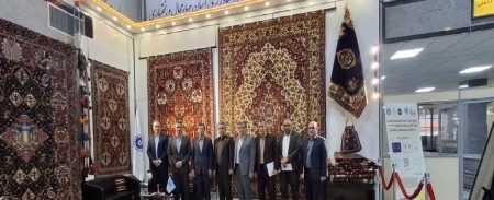 نمایش و عرضه فرش دستباف در فرودگاه بین‌المللی شهرکرد